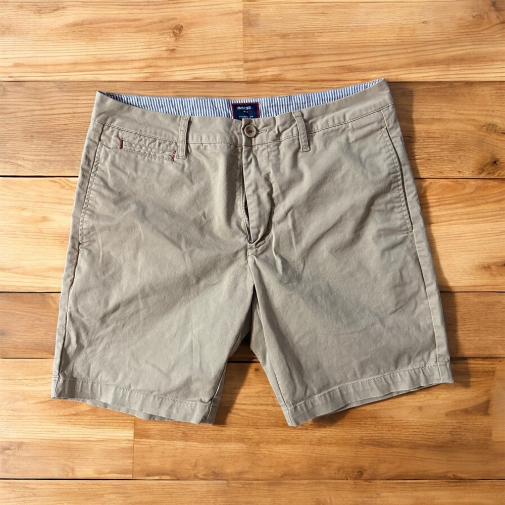 UNTUCKit Men's Khaki Flat Front Shorts